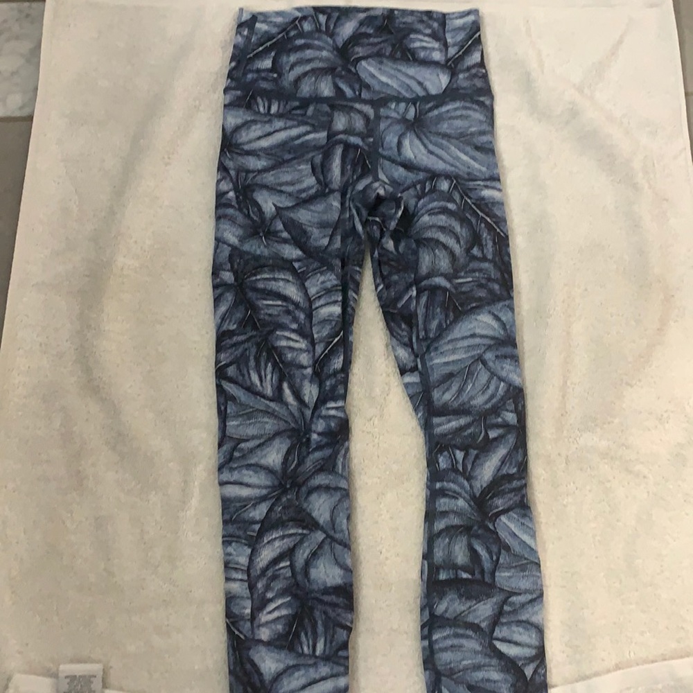 Lululemon leggings full on Luxtreme